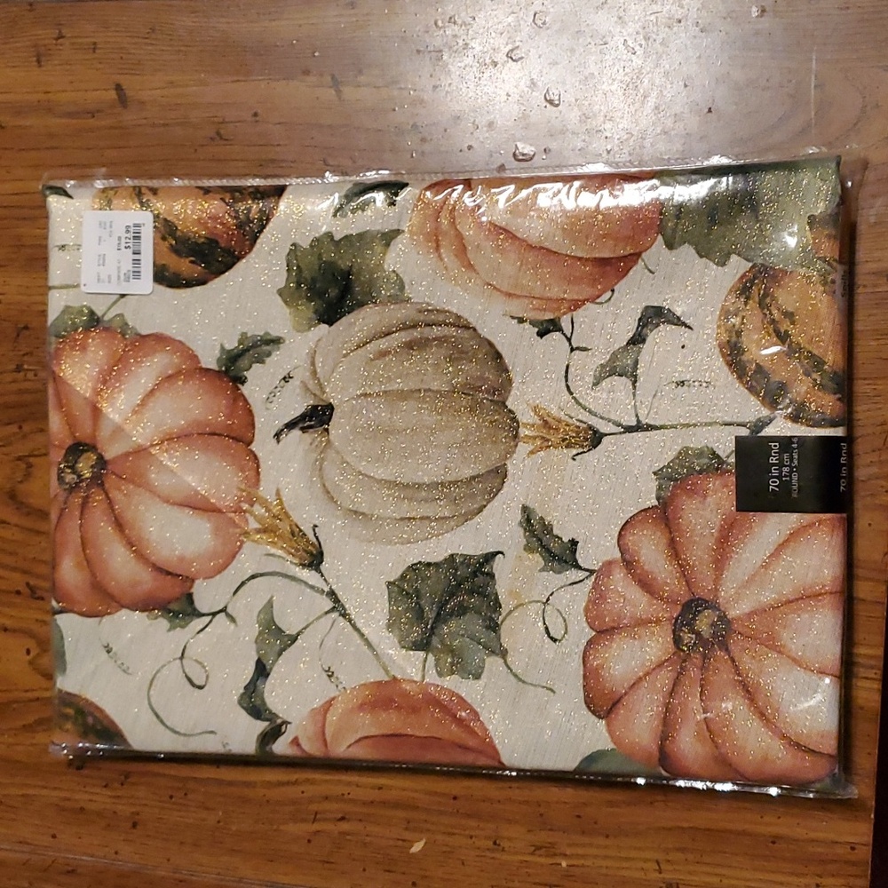 Thanksgiving round tablecloth. New